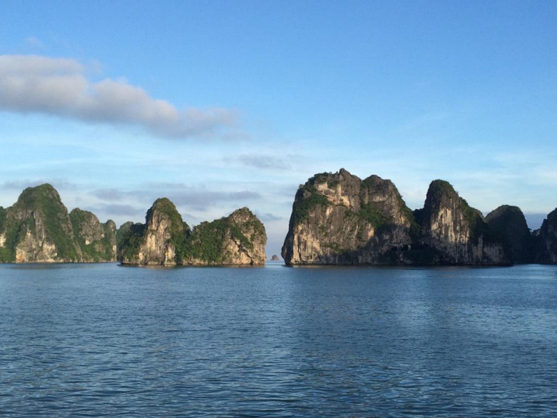 Leçon de perspective au Vietnam, dans la Baie d’Halong