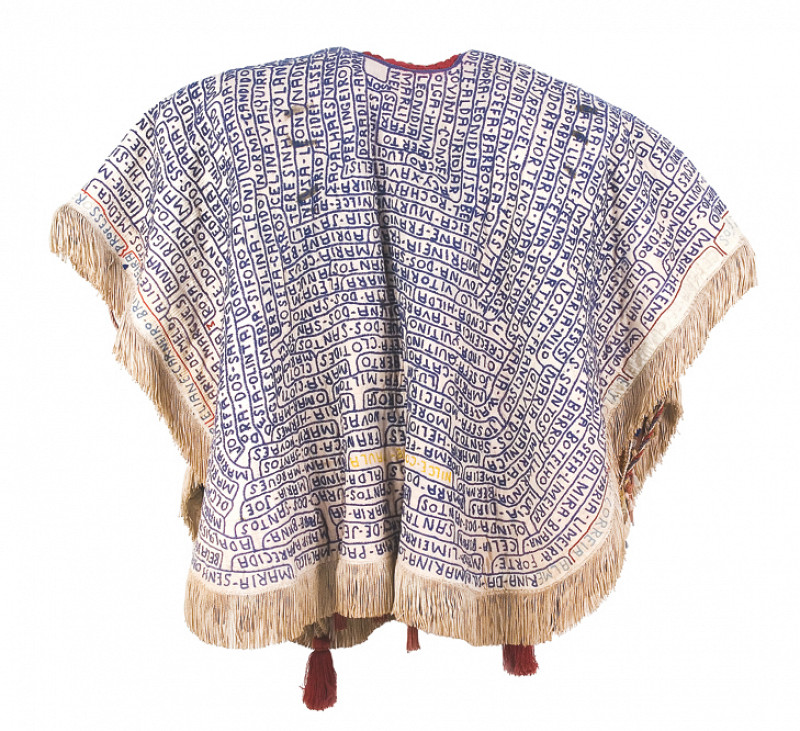 Parures symboliques, entre prestige et protection